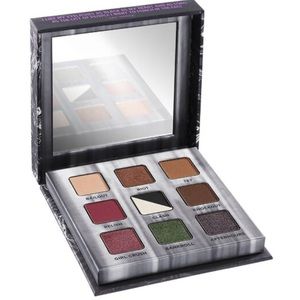 Urban Decay Troublemaker eyeshadow palette